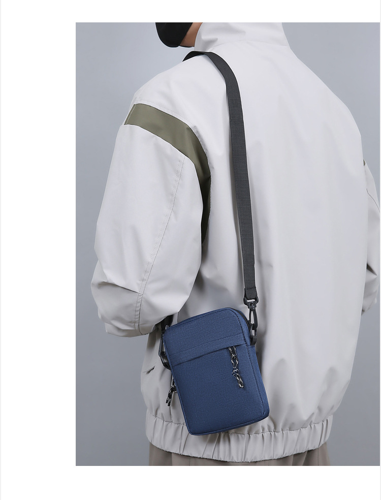 Men's Solid Color Oxford Cloth Zipper Crossbody Bag display picture 5
