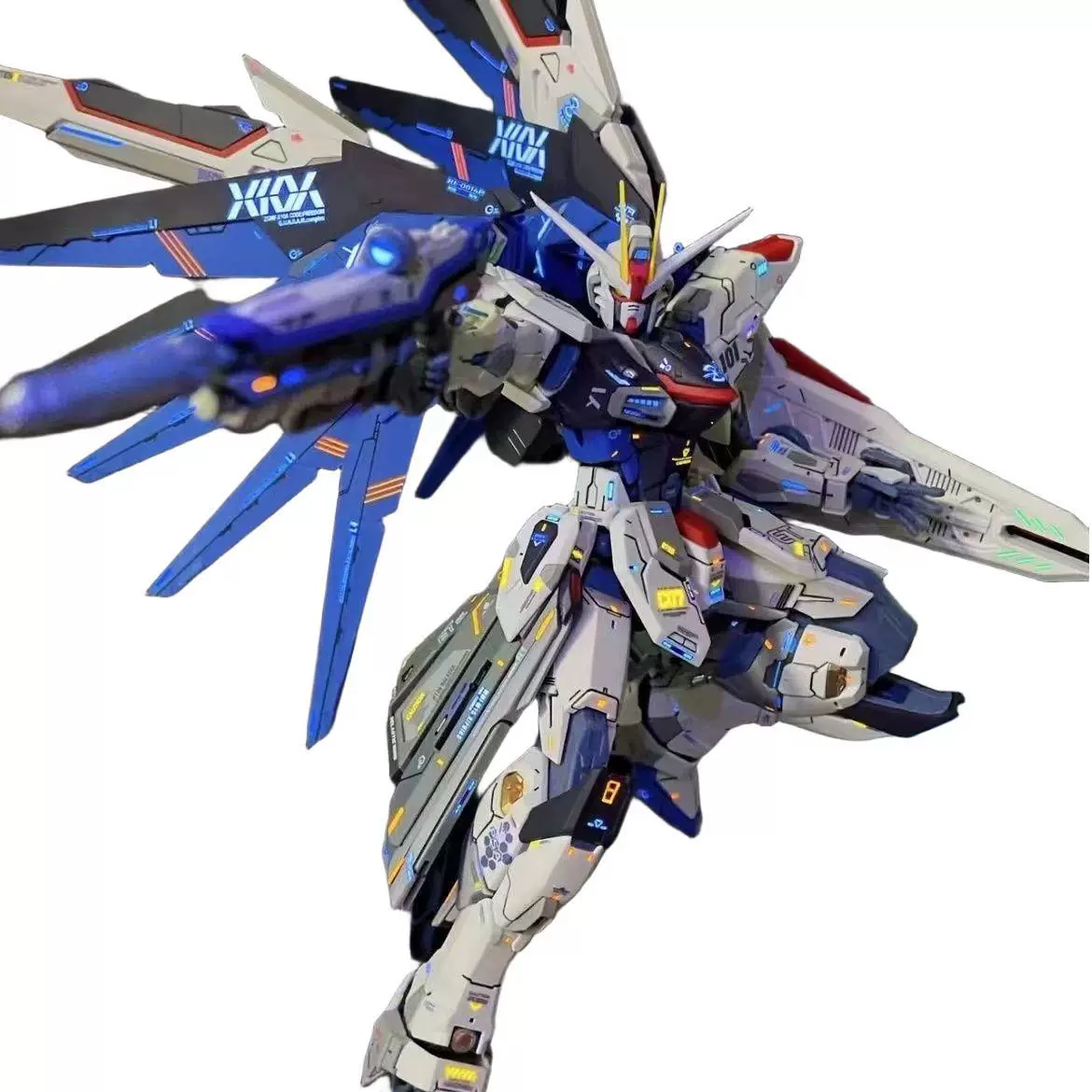 Модель меха для сборки: Newborn Freedom HG / Strike Freedom MG, красный еретический единорог, фигурка бойца Свободы