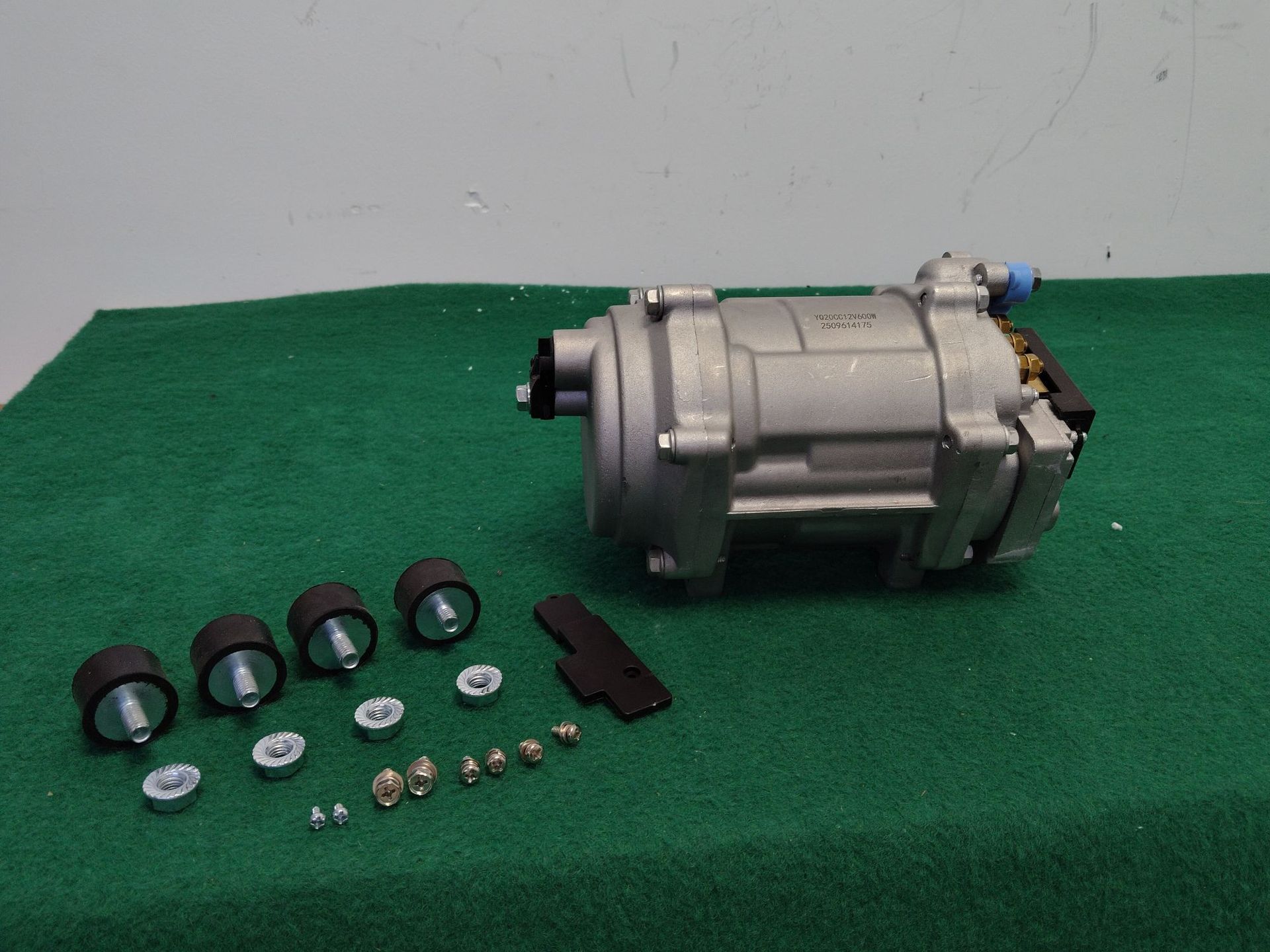 Car Electric Integrated Compressor 12V24V Variable Frequency Car Air Conditioner Universal Truck Truck Auto Parts