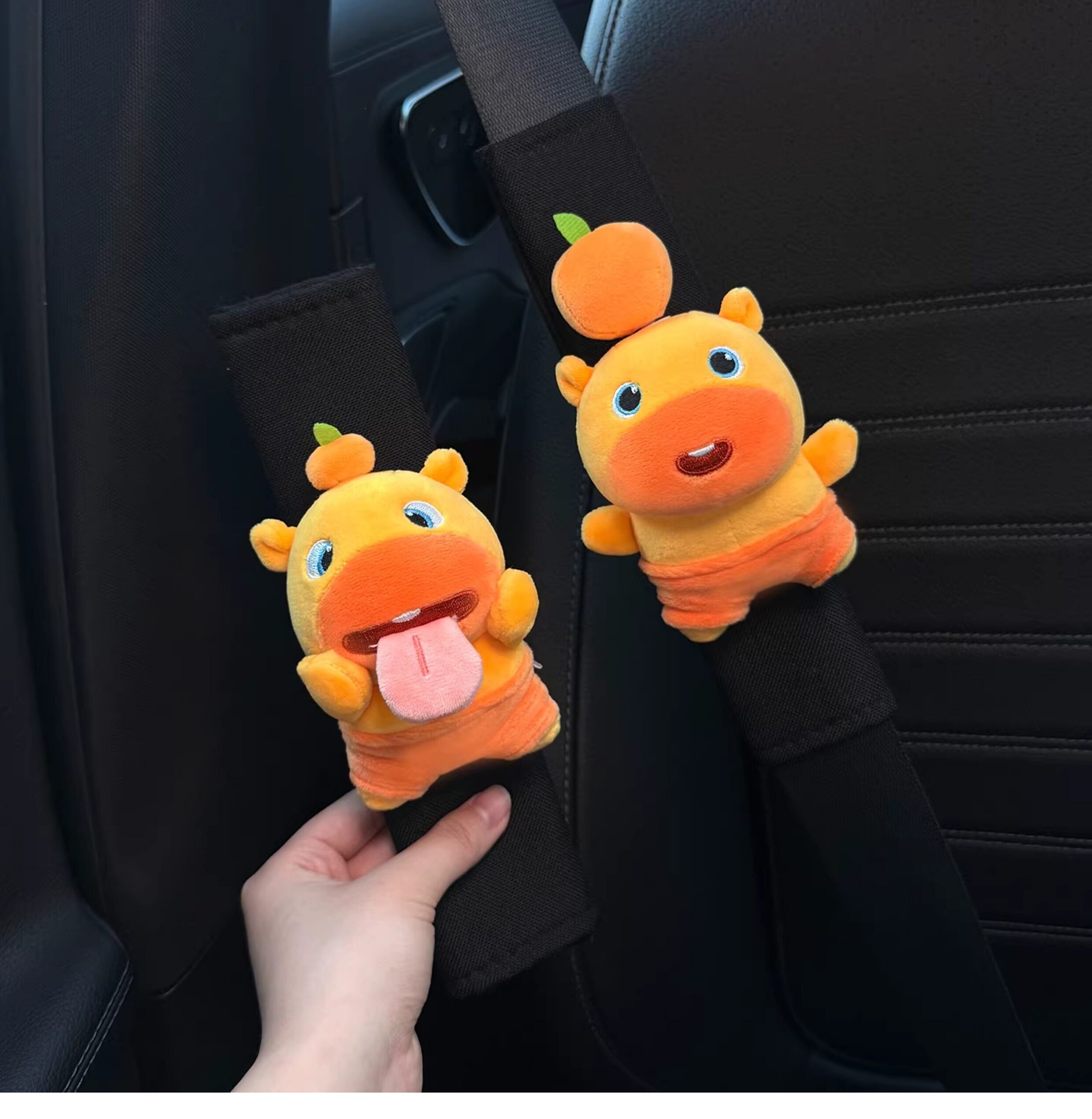 Capybara Lulu Car Seatbelt Shoulder Pads, Car Seatbelt Decoration, Anti-Wear Clothing, Cute Couple Set