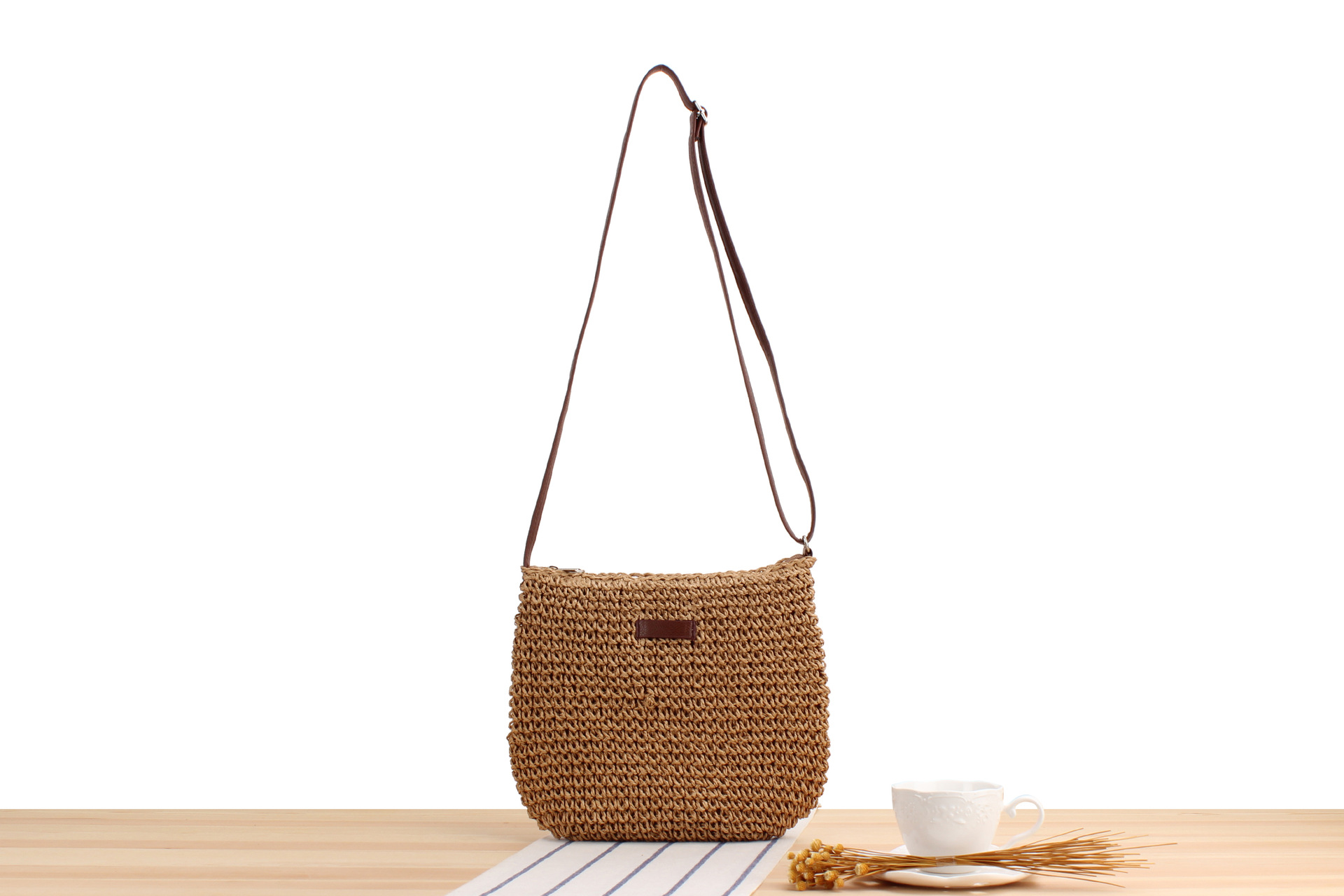Women's Small Spring&summer Straw Solid Color Vacation Square Zipper Straw Bag display picture 5