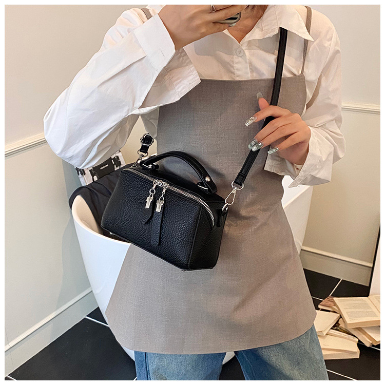 Korean retro fashion hand-held box bag for women 2025 new trendy and versatile small square bag, a niche and simple crossbody bag undefined
