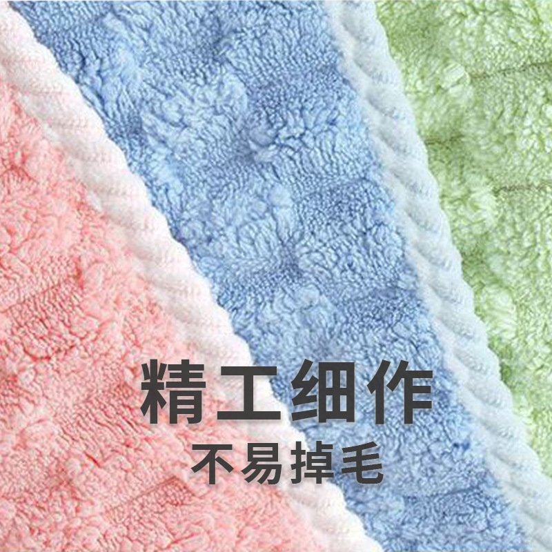 速乾二重女性は超吸水風呂の帽子を厚くして、頭巾を包んで髪を乾かします。|undefined