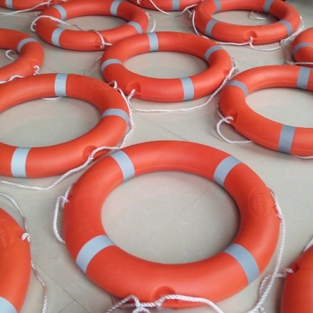 厂价直发便携聚乙稀2.5公斤防汛救生圈新标游泳橡塑救生圈合格证