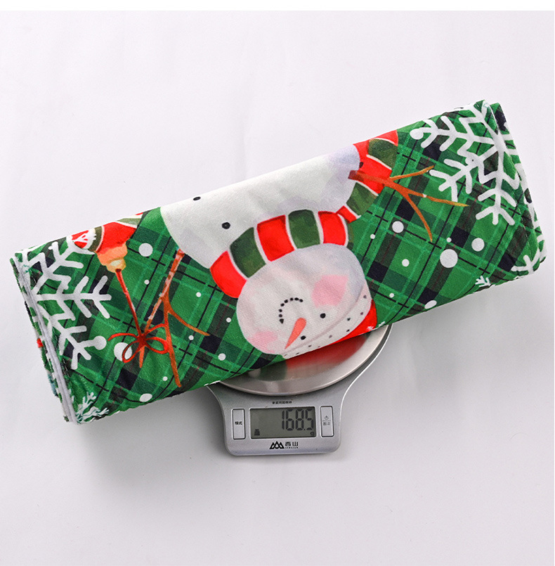 Christmas New Christmas Table Runner Red and Green Snowflake Plaid Snowman Table Runner for the Elderly Home Atmosphere Decorations_voghion.com