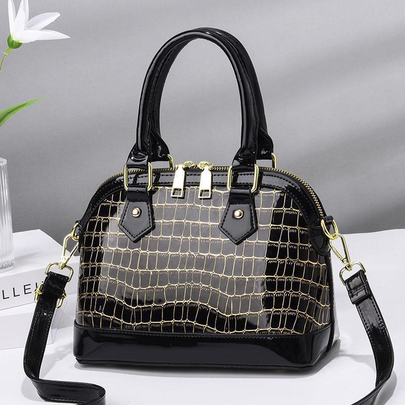 Femmes Moyen Faux Cuir Bloc De Couleur Vêtement De Rue Coquille Fermeture Éclair Sac Dôme display picture 6