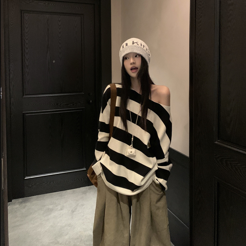 Lazy Style Retro Contrast Stripesd Slanted Shoulder Knitwear for Women Autum Loose Elegant Off-Shoulder Bottoming Shirt Casual Top