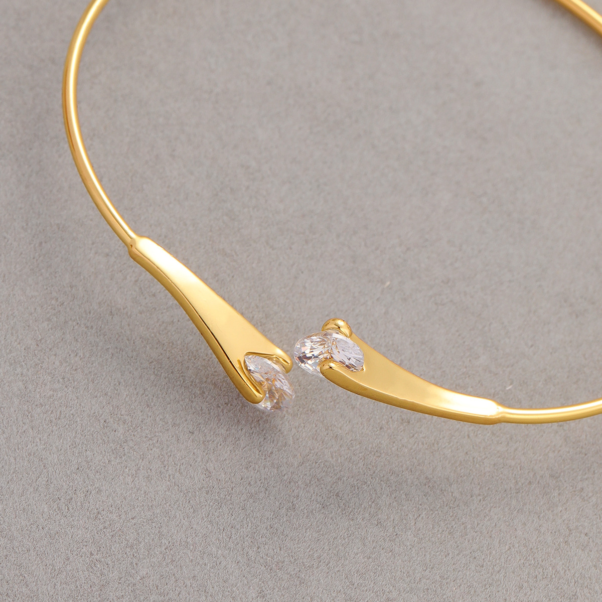 Geometric Pattern Vintage Style Classic Style Geometric Brass Bangle In Bulk