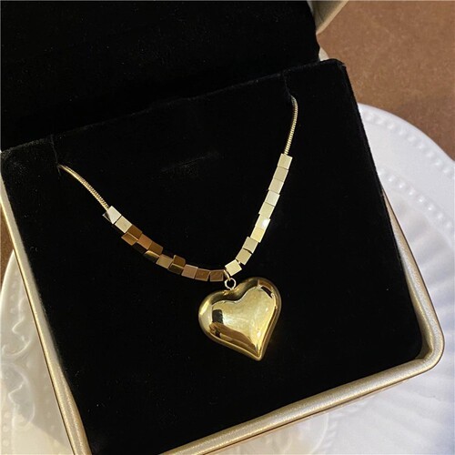 Cool Wind Stereo Heart Block Ancient Necklace Ins Design Versatile Titanium Steel Pendant Crystal Non-fading