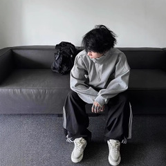 Cleanfit半ファスナーの男性高級感があります。
