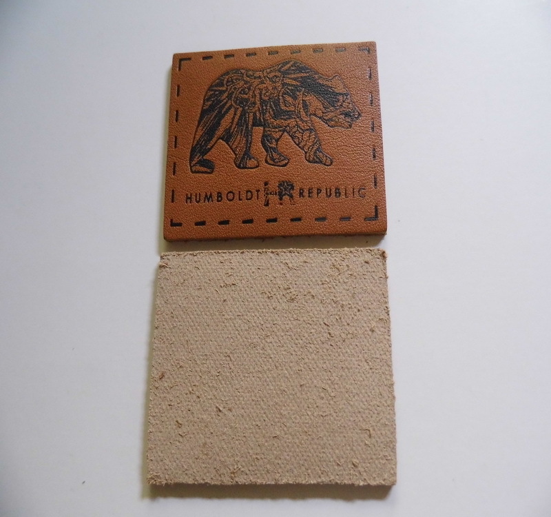 大量生产超纤皮牌 可丝印可电压皮牌 t恤商标