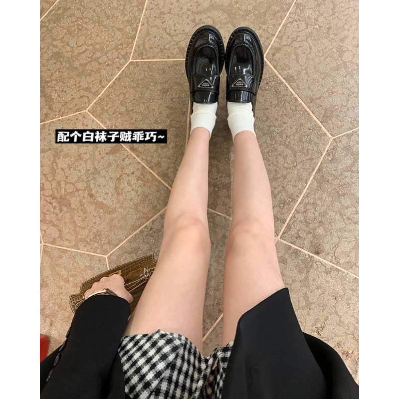 Versión de piel de vaca ~ Su Yinyin, el mismo estilo, ven aquí, P, suela gruesa, tacón grueso, triángulo de cuero, zapatos de cuero para mujer