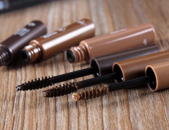 NOVO Emaili Natural Three-dimensional Eyebrow Dye is waterproof, long-lasting, does not fade or smudge, and has a natural dark brown color undefined