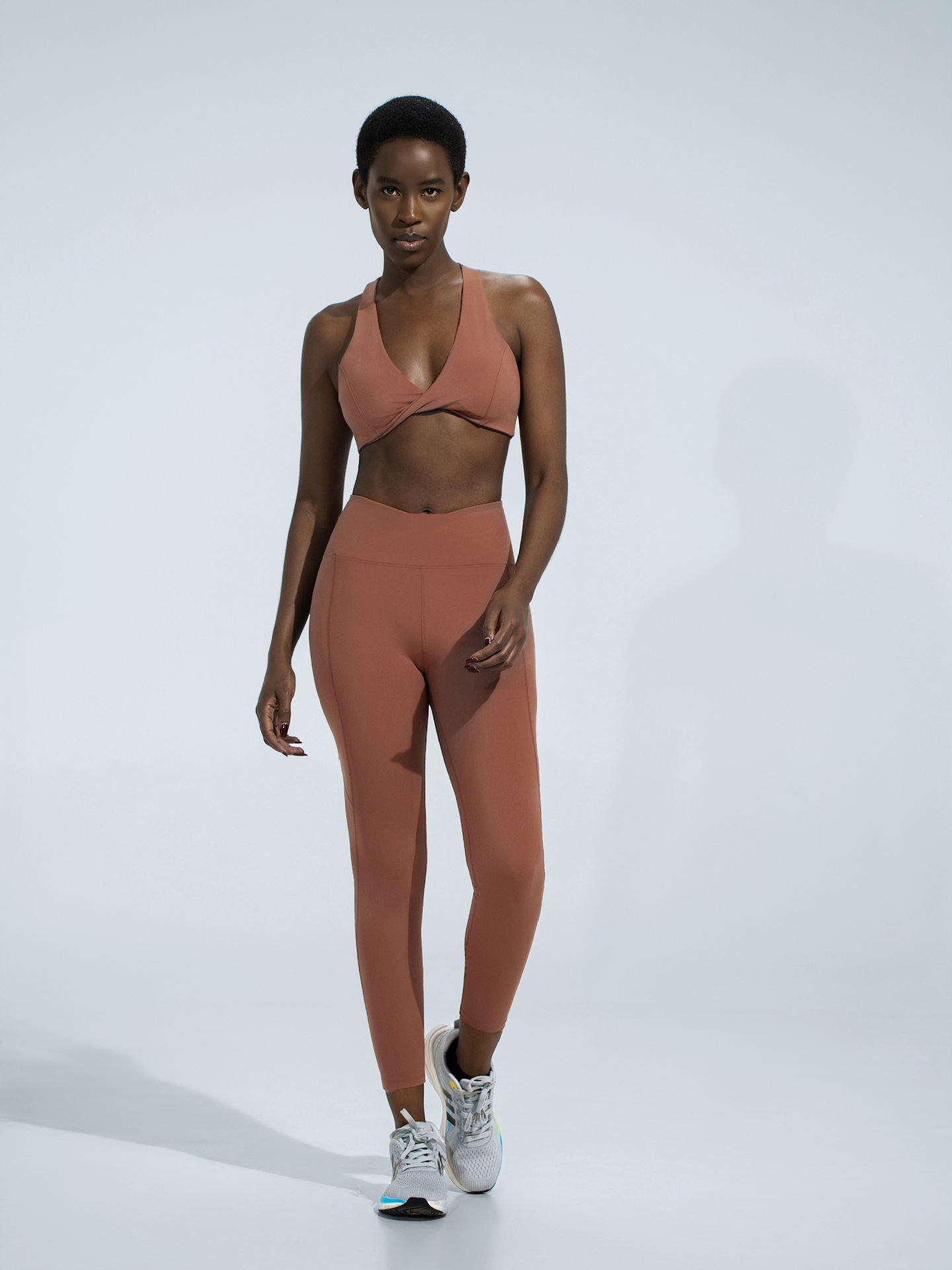 Cross-border ins nueva sensación de desnudez ropa interior deportiva casual para mujeres sujetadores de yoga ajustados y rápidos para correr ropa de fitness