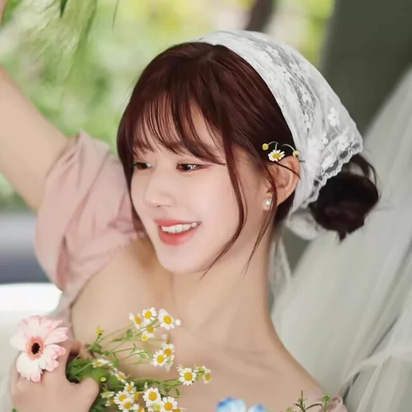 Lace-Trimmed Triangle Headscarf Hairband, Korean Style Pastoral Style Photo Shoot Hair Accessory for Girls, Versatile Hair Accessory