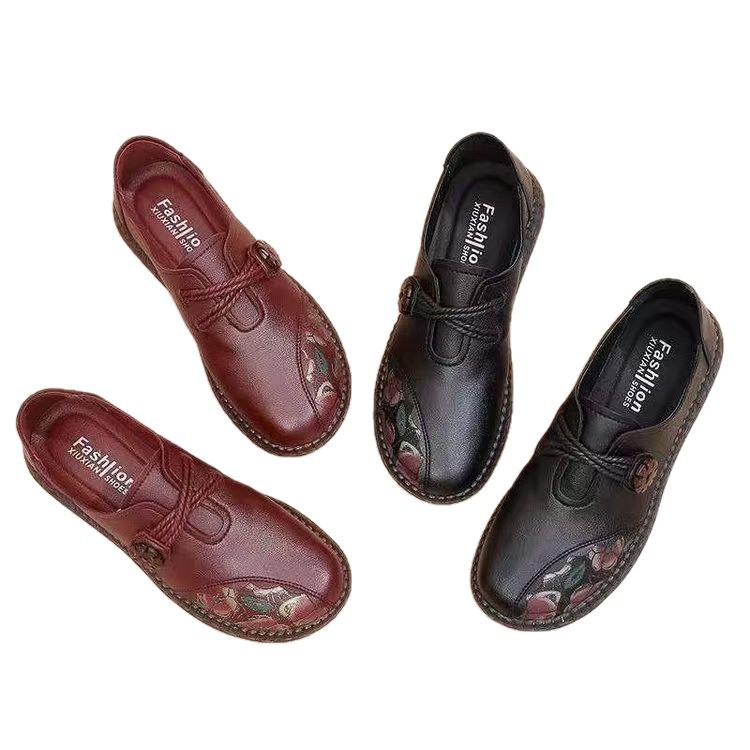 2026 nuevos zapatos de madres con suela plana, zapatos de cuero con suela suave, zapatos de abuela, zapatos antideslizantes para mujeres mayores