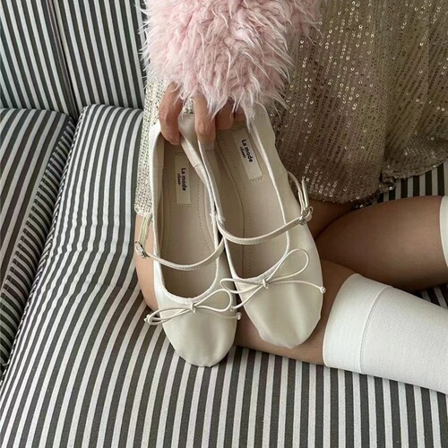 Cic Gentle and Cute Grandma Shoes 2024 Spring French Elegant and Refined Round Head Low Mouth Insoles Heeled Ballet Shoes
