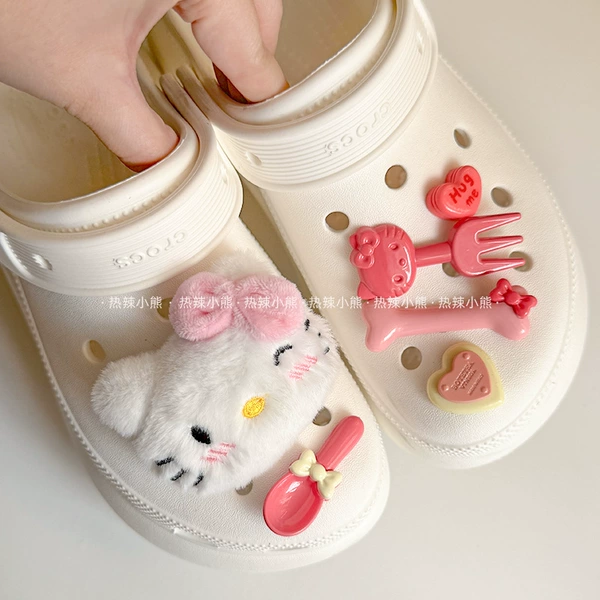 Pink kt 6 shoe flowers