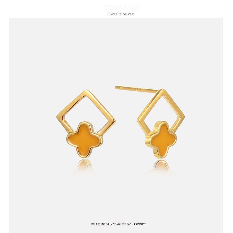 Europa y los Estados Unidos diamante cuatro hojas pendientes mujeres S925 plata esterlina chapado en oro ligero lujo personalidad nicho joyería en vivo suministro