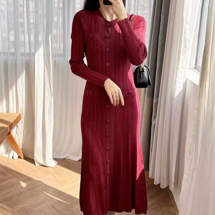 Design retro solid knitted long-sleeve with a round collar