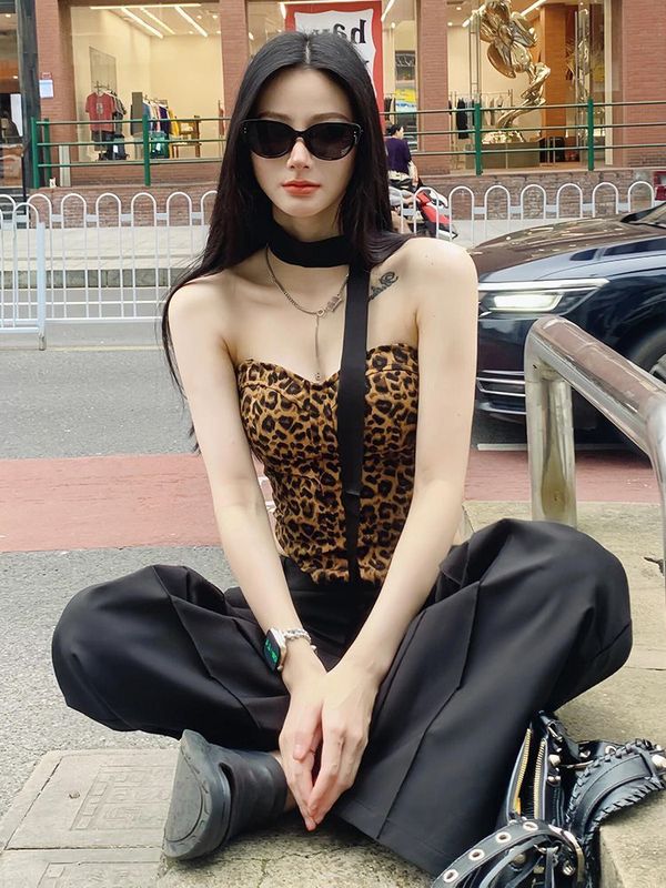 純粋な欲望のホットガールヒョウ柄ワンショルダーチューブトップ女性の夏の新しいスリムフィット不規則なノースリーブベスト|undefined