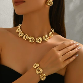 耳坠;耳钉;吊坠