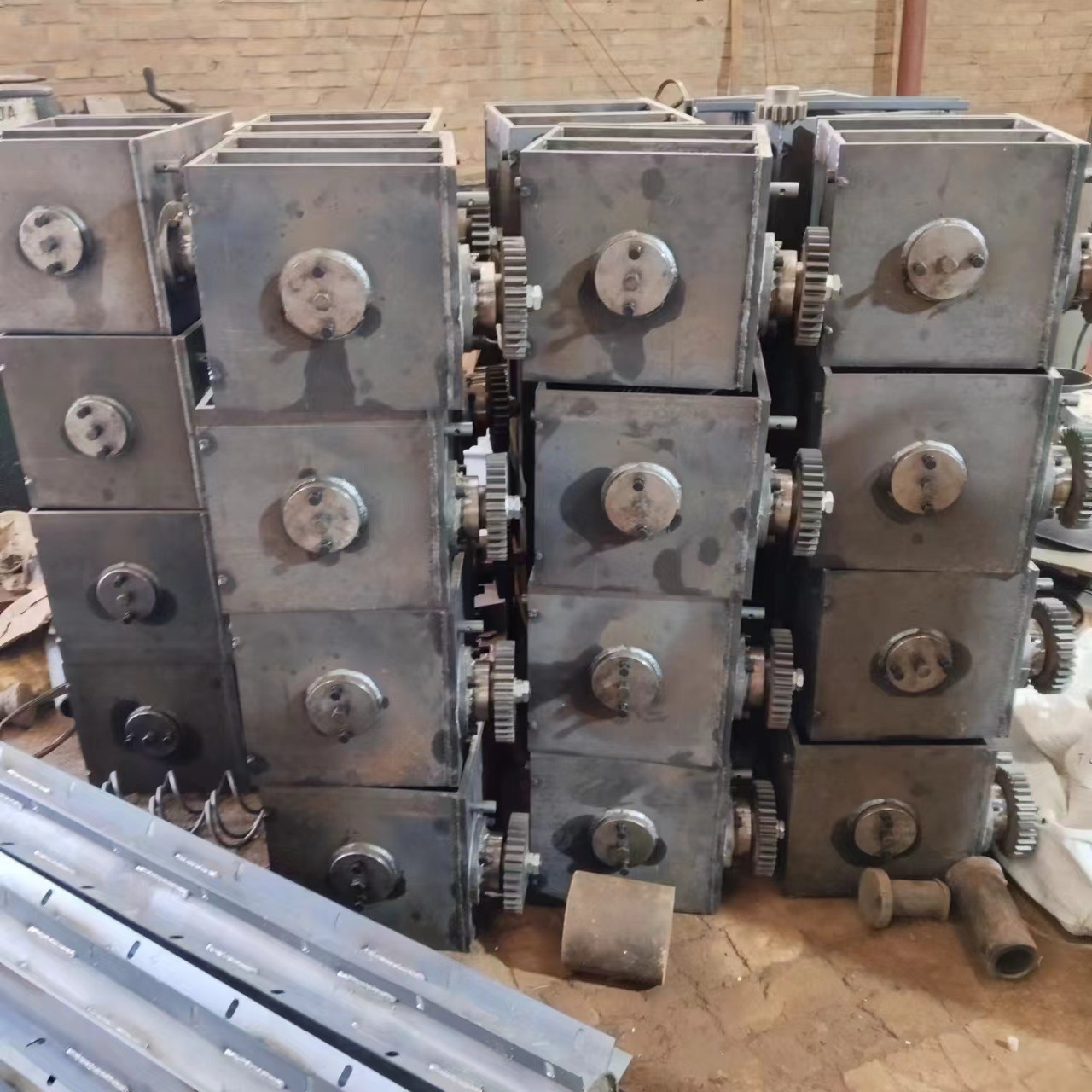 拖拉机机械绞盘拉木头自救绞盘