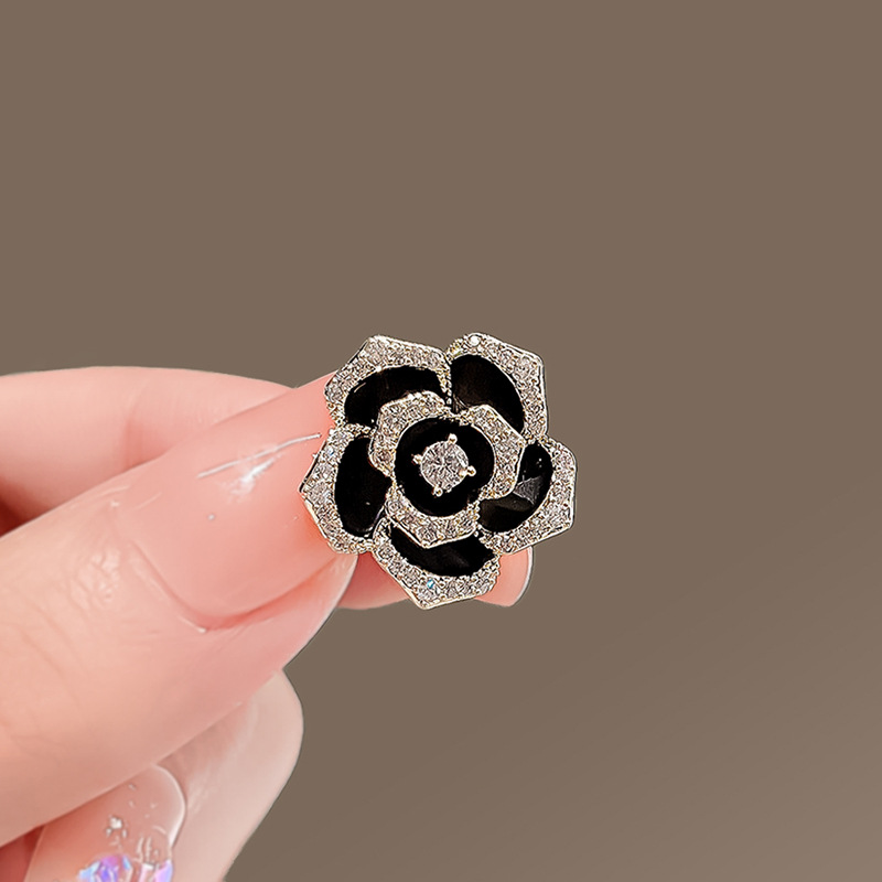 High-end Camellia Brooch, Luxurious Elegant Corsage Pin, Exquisite Accessory For Suits And Sweaters To Prevent Exposure_voghion.com