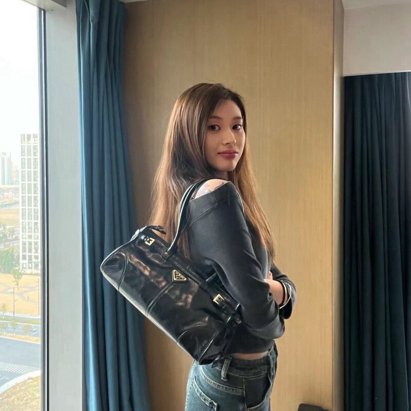 2026 Spring/Summer New P Brand Luxsoft Baguette Bag Long Handle Vintage Versatile Oil Leather Handheld Tote Bag for Women
