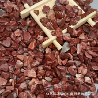 定制红色砾石天然红碎石透水地坪胶粘石骨料庭院造景步道铺面砾石