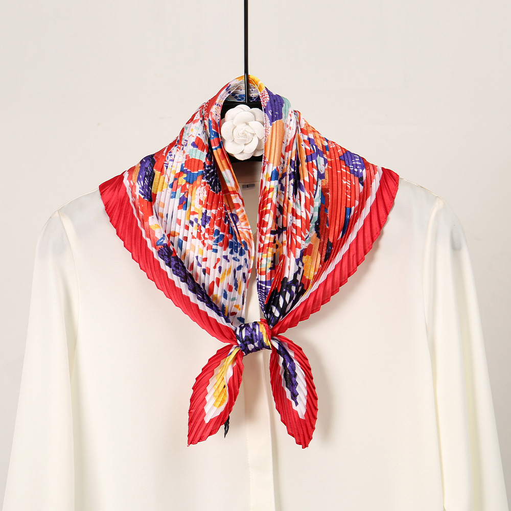 Trendy Cool Design Sense 70 Bufanda de seda arrugada Bufanda cuadrada pequeña Bufanda profesional de alta calidad sin colisión Bufanda plisada al por mayor