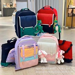 1 ~ 6年生の小学生のかばんは背もたれの超軽量大容量のランドセルを負担します。