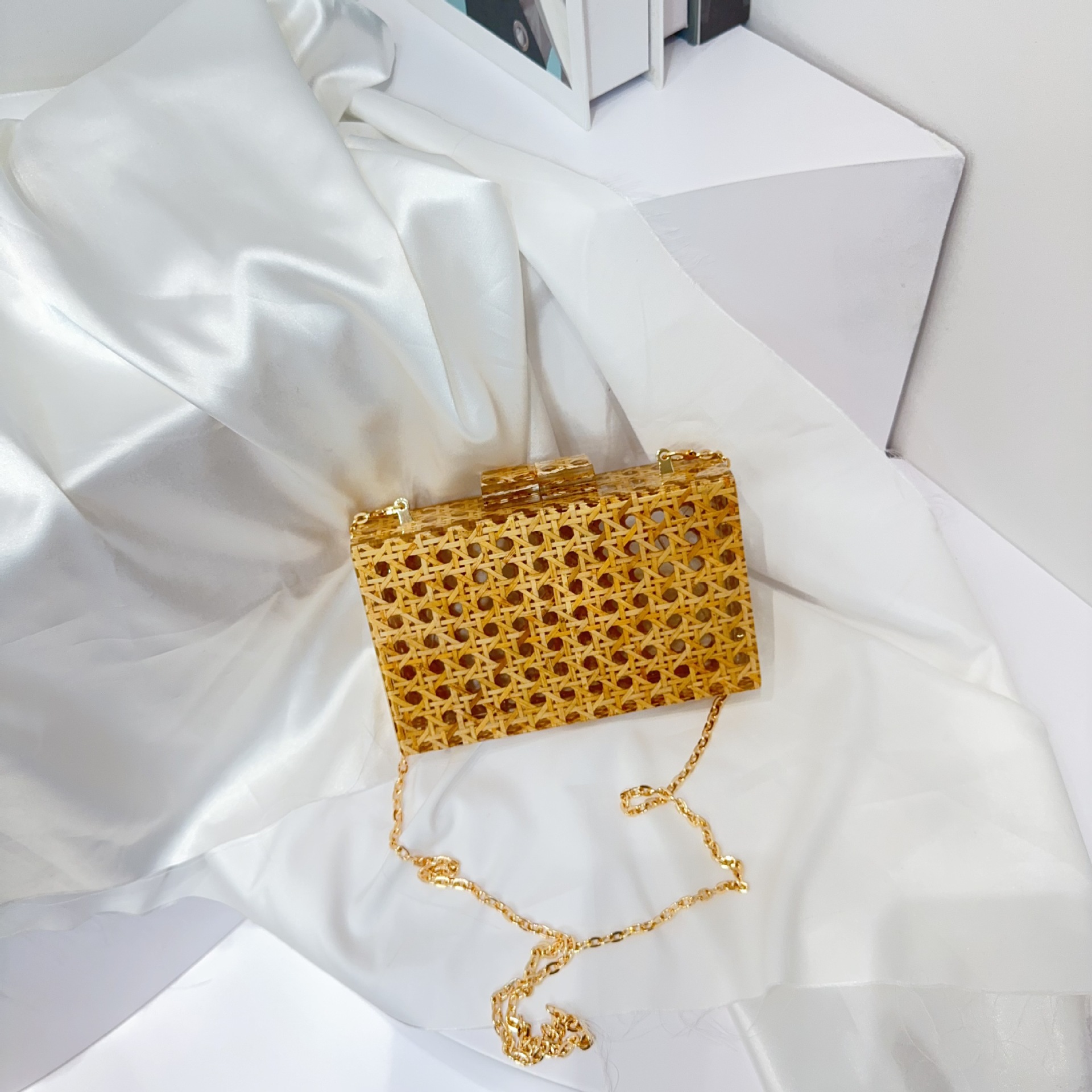 Nuevo cross-border Europa y los Estados Unidos lujo ligero bolso de cena de mujer acrílico de caña bolso de fiesta de hombro simple bolso de noche