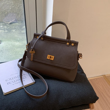 �͹���Ƥ�q����ͨ�ڰ���Ů2025�¿�r�и߼��P����������K���