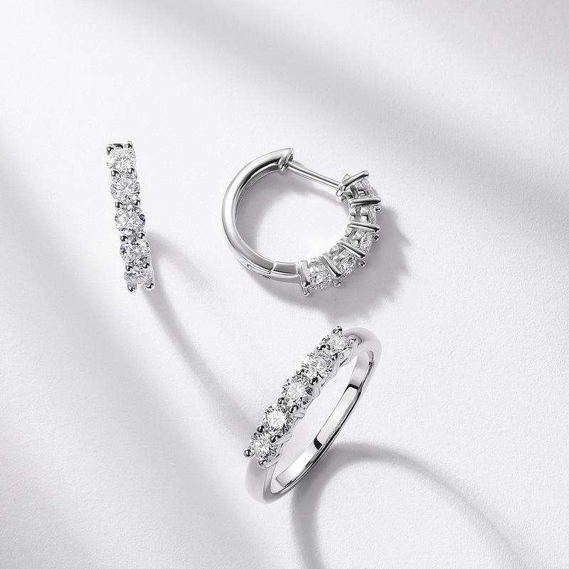 Nuevo estilo transfronterizo europeo y americano, simple, ligero, de lujo, diamantes completos, pendientes de moissanita para mujer S925, aretes de oro con incrustaciones de plata, personalizados