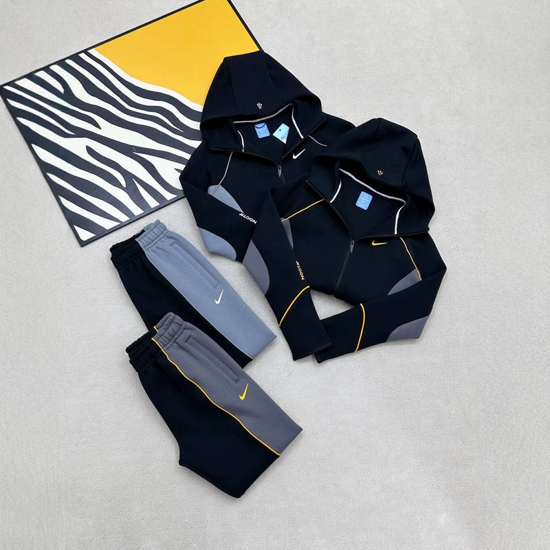Nocta Collaboration Asian Version Hooded Zip-Up Sweatshirt and Sweatpants Color-Blocked Silicone Logo Print Sports Casual Set Nocta Collaboration Asian Version Hooded Zip-Up Sweatshirt and Sweatpants Color-Blocked Silicone Logo Print Sports Casual Set