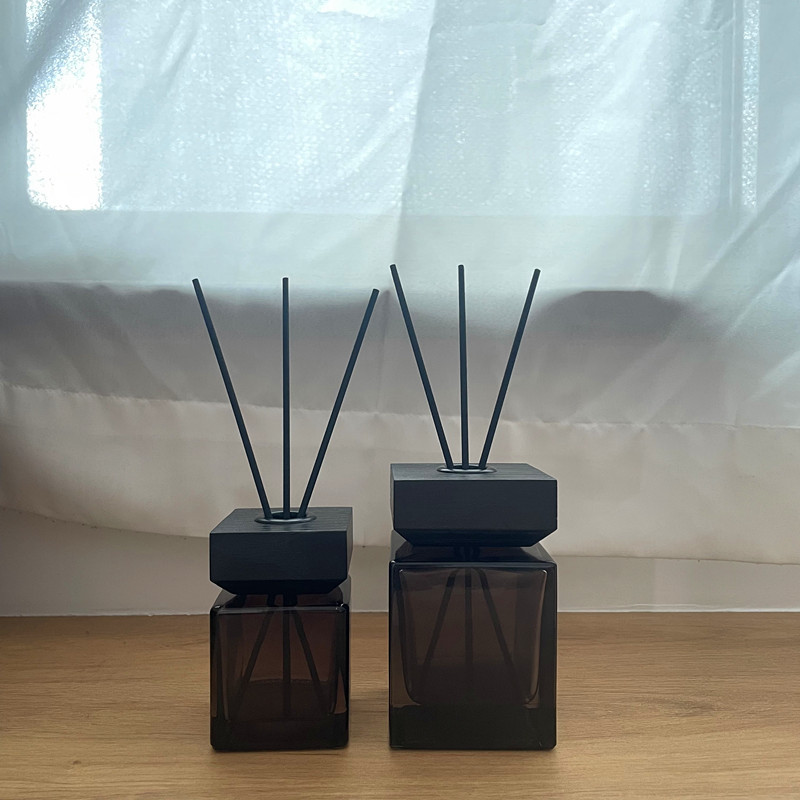 方形香薰瓶空瓶黑色木盖瓶花露水挥发藤条干花瓶摆件香水分装瓶子详情2