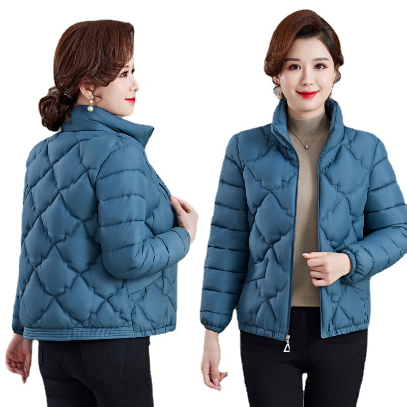 Comercio exterior ropa de madres de otoño y invierno ropa de algodón ligera de pluma grande delgada ropa de mujeres de mediana edad chaqueta de algodón corta abrigo caliente image 5