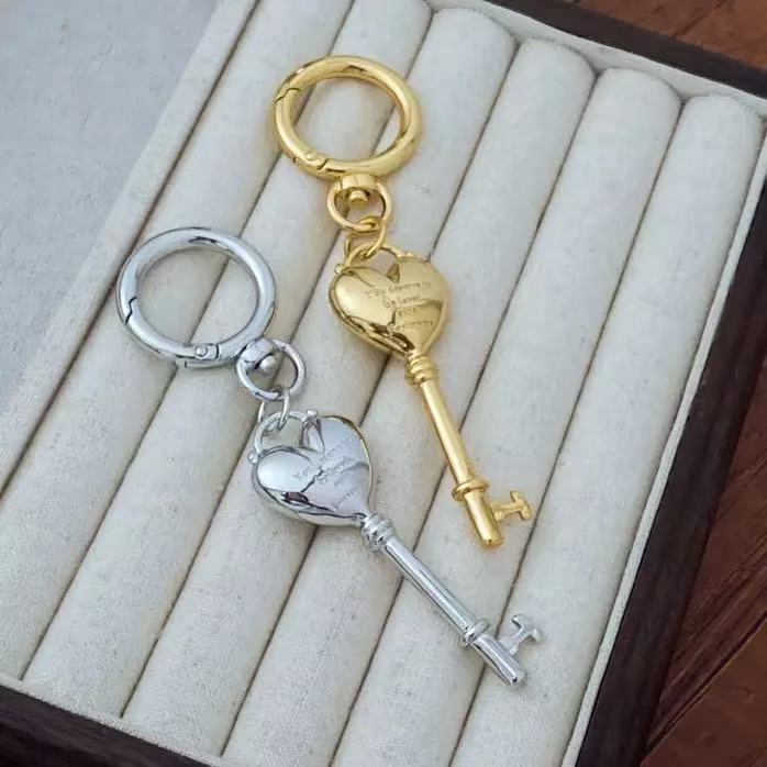 韓国ins博主同モデルファッション愛鎖鍵チェーンバッグ掛けカップルキーホルダーアクセサリー部品