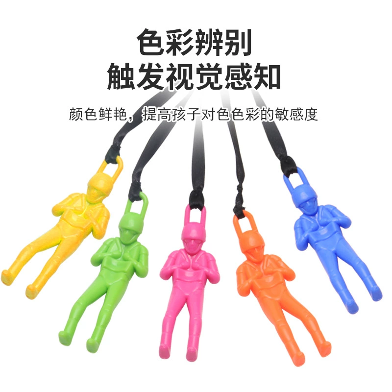 Children's hand throw parachute toy with soldiers with soldiers outdoor park sports sky flying umbrella Amazon wholesale