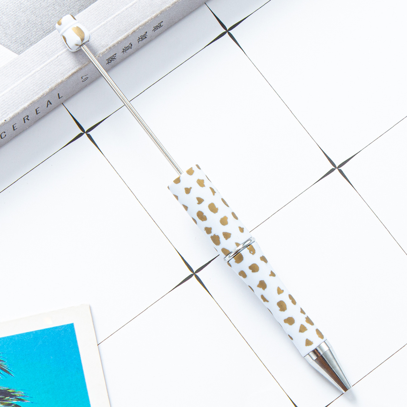 Diy plástico creativo mano de leopardo flor de cuentas al por mayor de alto valor de impresión plástico cuentas