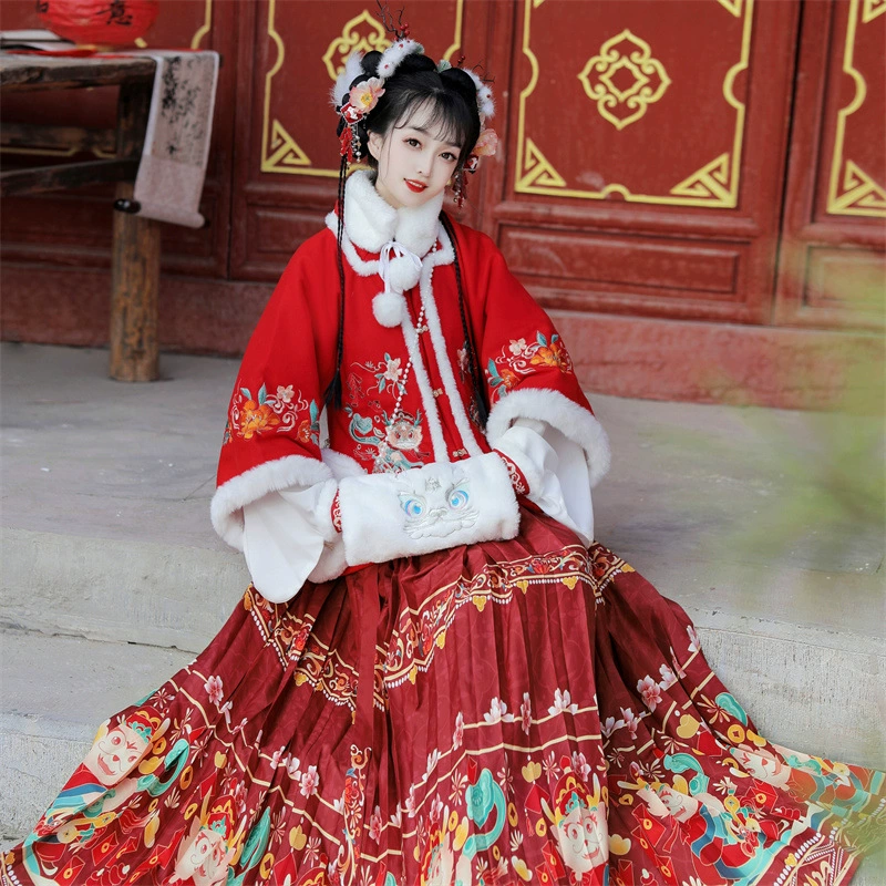 Оригинальное Женское пальто Hanfu Yulong, изготовленное из материала Мин, утолщенная осенне-зимняя юбка с квадратным воротником и верхом на плечо, новогоднее платье, новогоднее платье