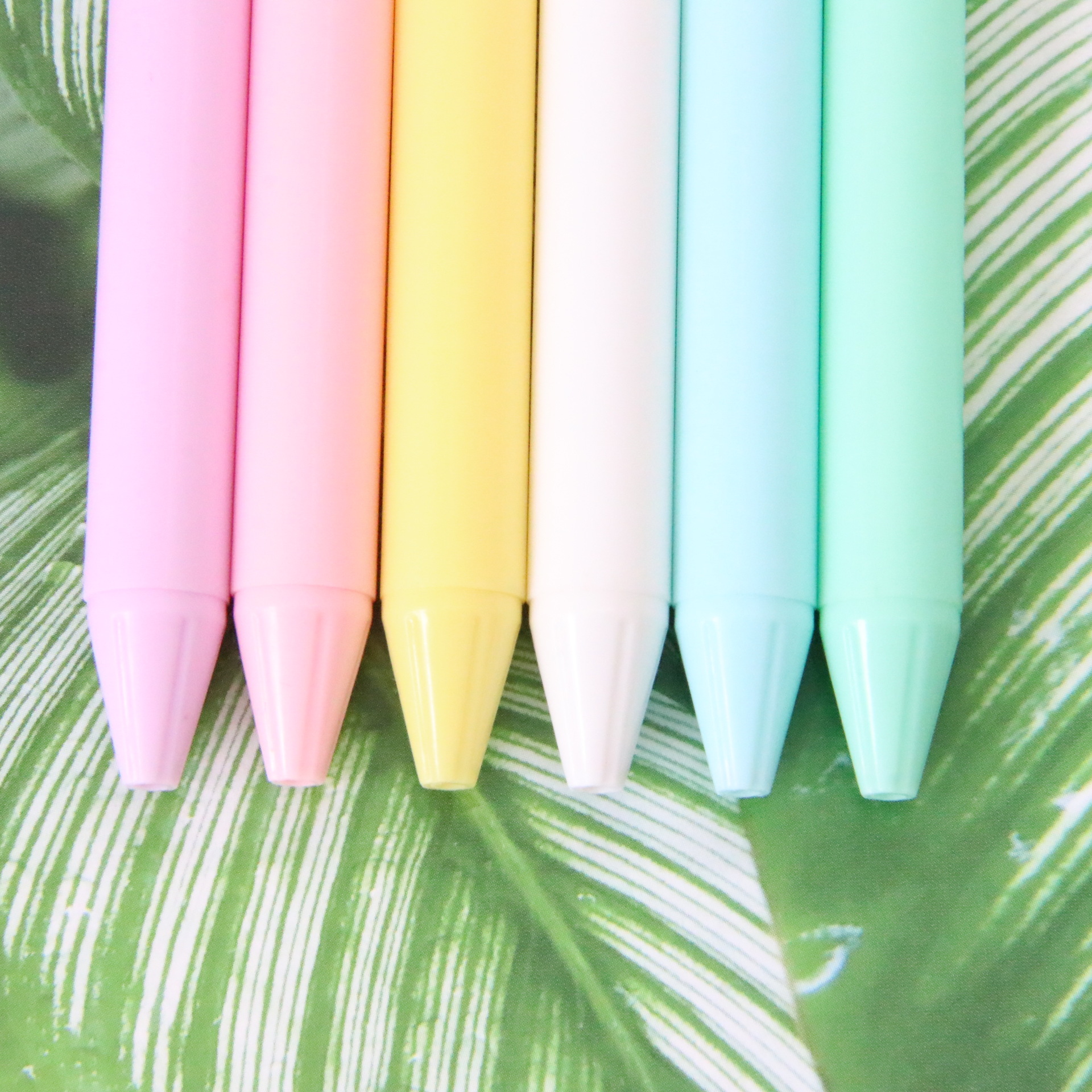 Bolígrafo de color Macron bolígrafo lindo bolígrafo medio pluma de aceite en stock pluma de prensa pluma de oficina