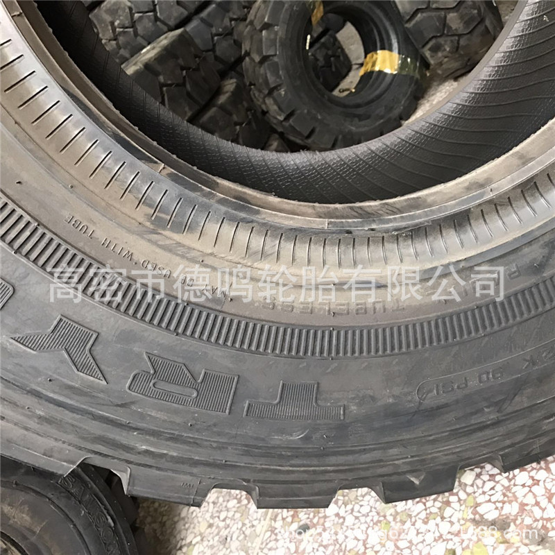 Suministro de fábrica triángulo grúa neumático 365/80R20 neumático de camión nuevo