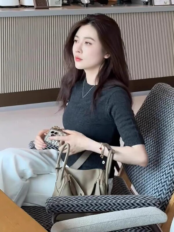 灰色圆领正肩中袖T恤女2025早秋季新款外穿修身显瘦气质内搭上衣|undefined
