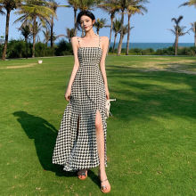沙滩裙子女夏设计感小众长裙海边度假千鸟格吊带连衣裙2025新款女
