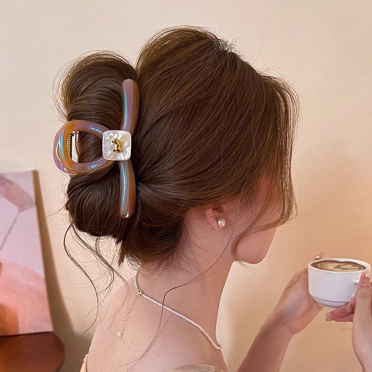 高品質のクリアな子犬用ヘアクリップ、ハイエンドの後頭部ヘアシャーククリップ、2025年の新しい絶妙なヘアクリップとヘッドバンド|undefined