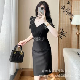 连衣裙;时尚休闲套装;女装杂款包