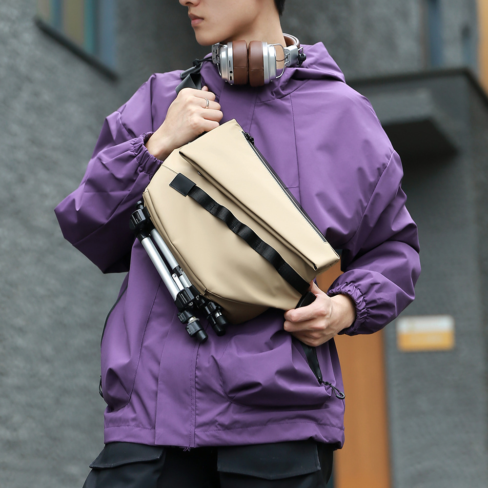 Functional Waist Bag, Crossbody Bag, Water-Resistant, iPad Multifunctional Chest Bag, Handbag, Unisex, Lightweight Motorcycle Bag, Trendy and Cool