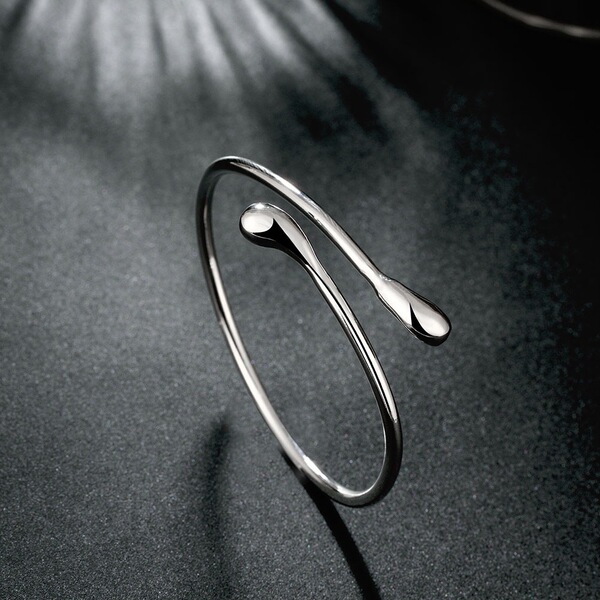 creative fashionable women's bracelet